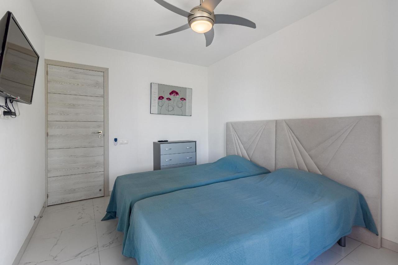 Amazing 3 Bedroom Apartment On The First Line Of The Best Las Americas Beach, Air Conditioner And Terrace Ocean View Playa de las Americas  Luaran gambar